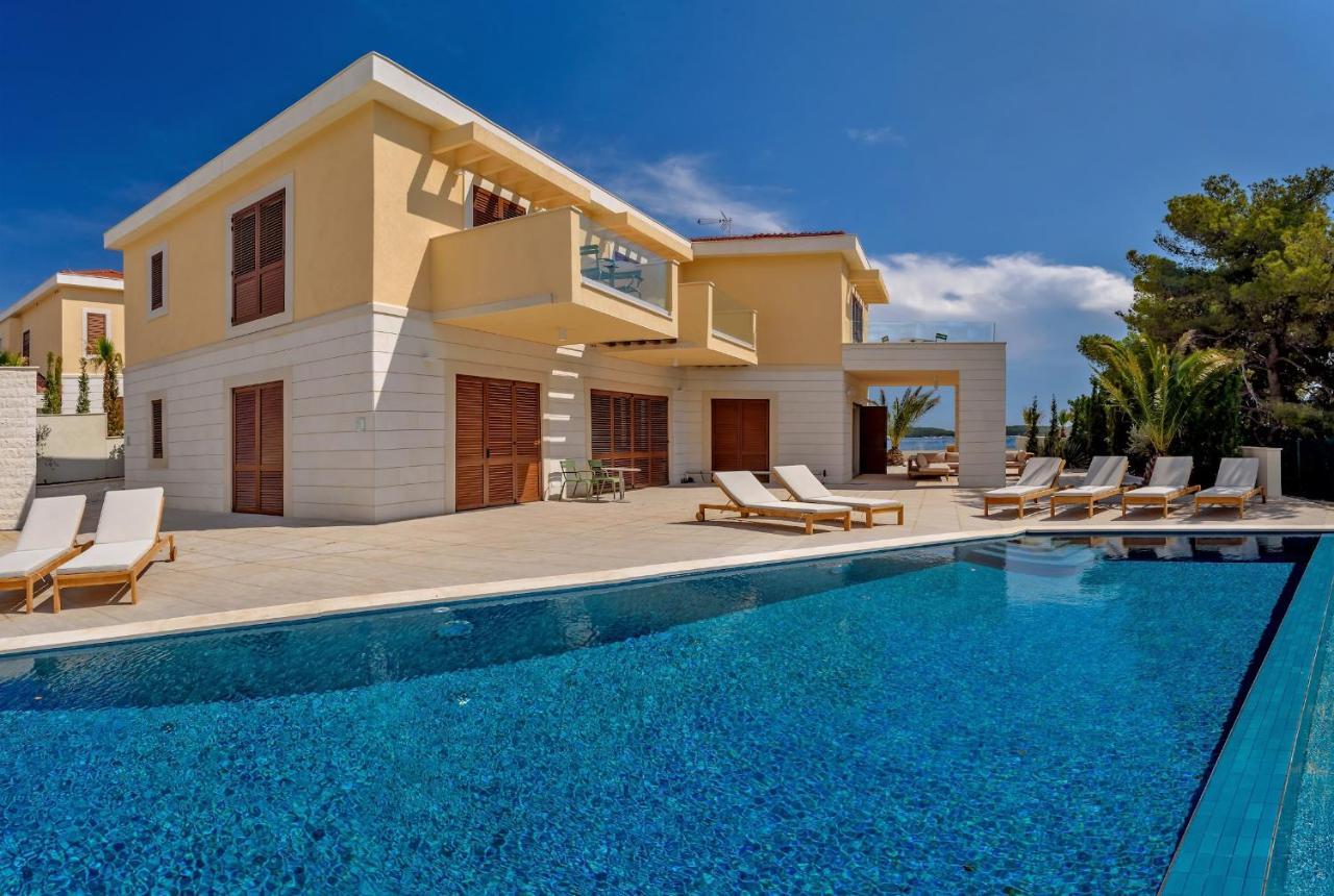 Incredibly Indulgent Hvar West 5 Bedrooms West Eternal Gorgeous Sea Views Private Pool Vila